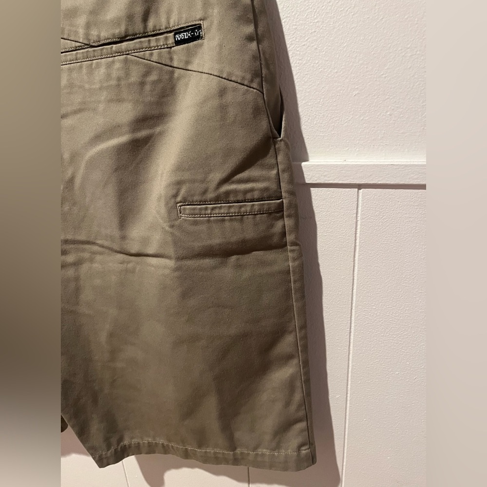 Volcom Shorts - Picture 4 of 6